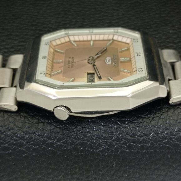 Vintage 1982 Seiko Square Automatic Mens Silver Watch W/daydate & Patina accents - Picture 5 of 10